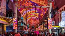 sync_220271758_Fremont_Street_Experience_220271758-1089.jpg