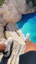 1708618742475572.webm